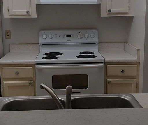 4th image of 314 Palm Coast Pkwy NE APT 204