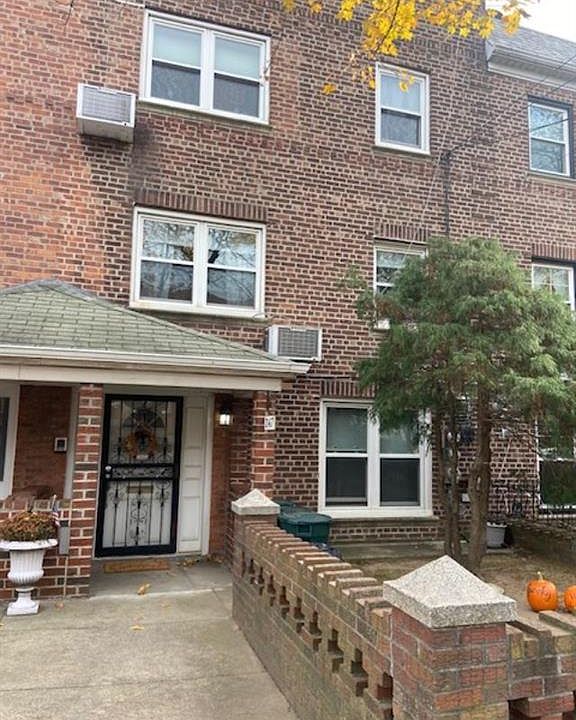 1st image of 247 Bay 11th St