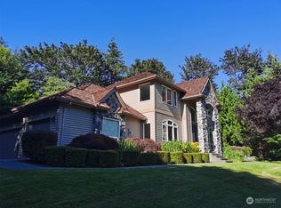 25926 NE 32nd St, Redmond, WA