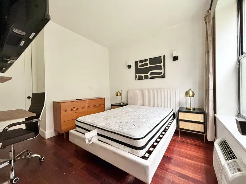 330 Starr St #1B-235