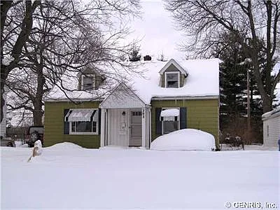 202 Hoover Dr photo 1