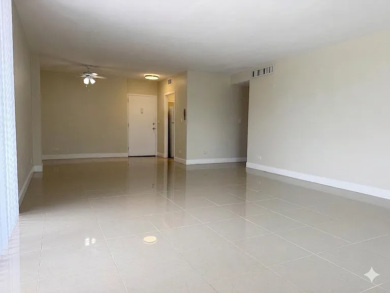 2800 N Flagler Dr #211-1 — Photo 5