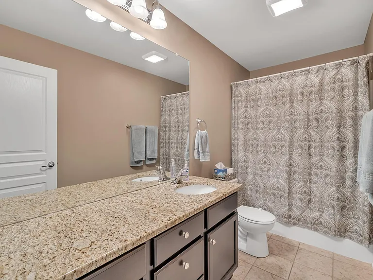 15745 Diamante Dr — Photo 49