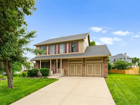 9400 N Campbell Ct, Kansas City, MO 64155