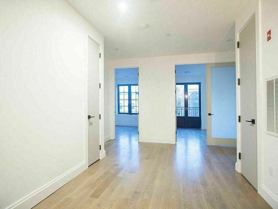 1st image of 88 Hart St #201