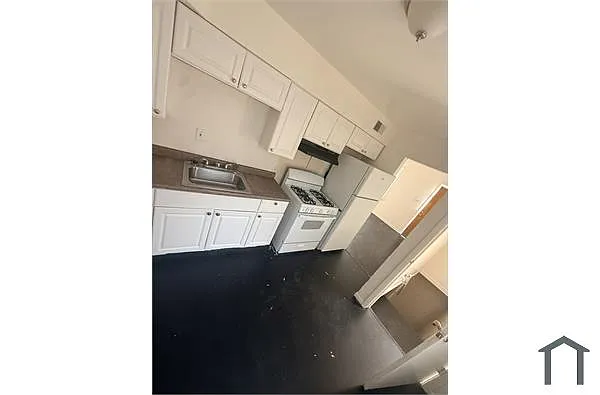 Building Photo - 9157 Belcour Dr