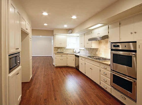 4th image of 6126 Revere Pl