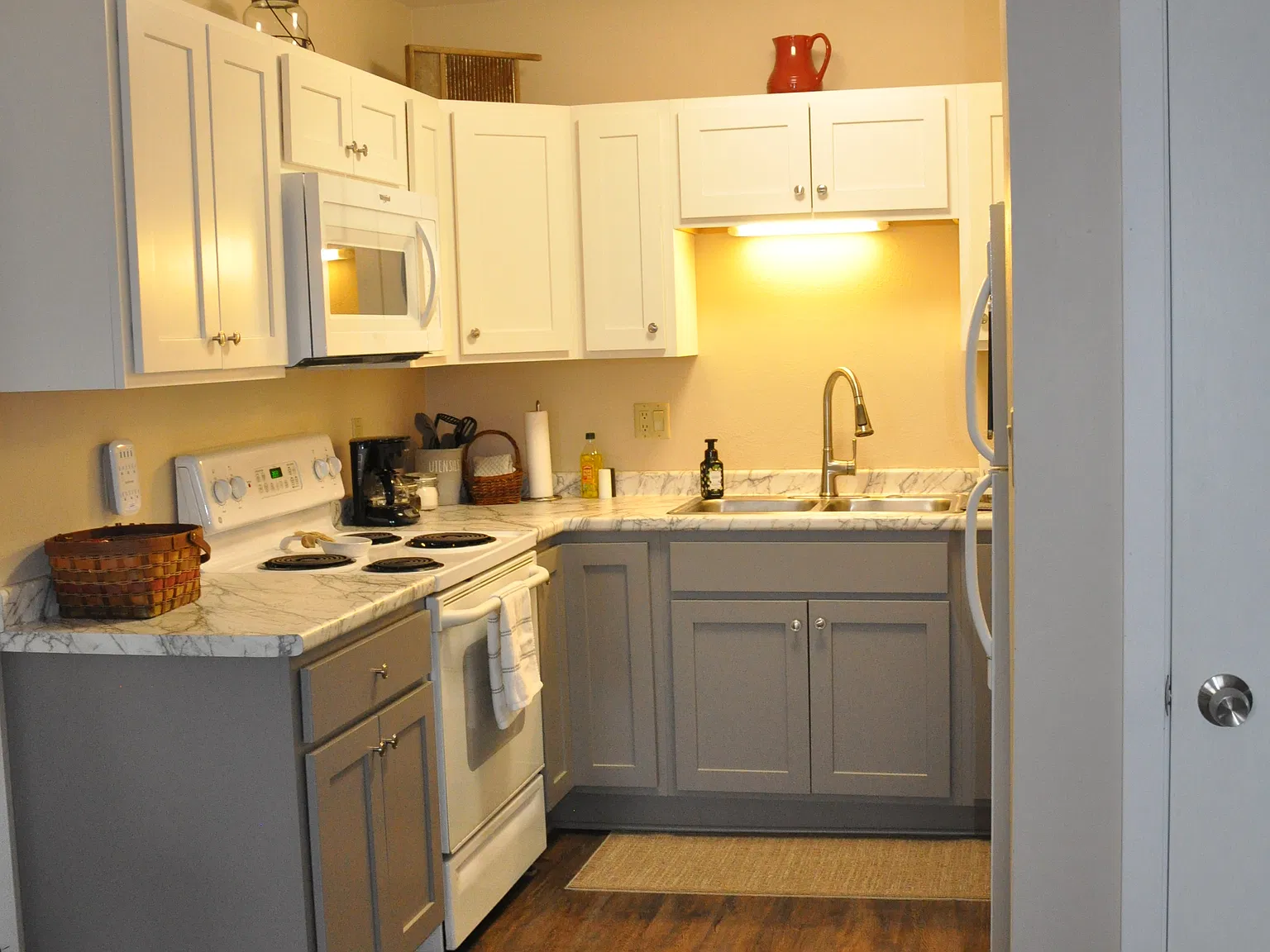 2 bed, 750 sqft, $1,400 — Photo 2