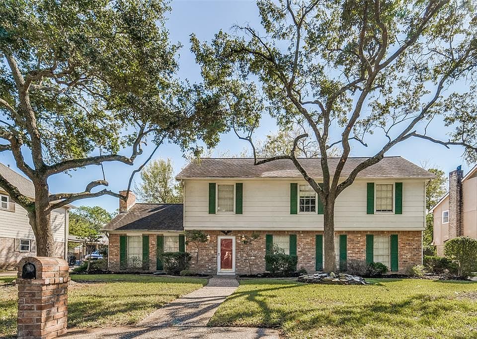 1st image of 2027 Briargreen Dr