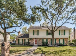 2027 Briargreen Dr, Houston, TX 77077