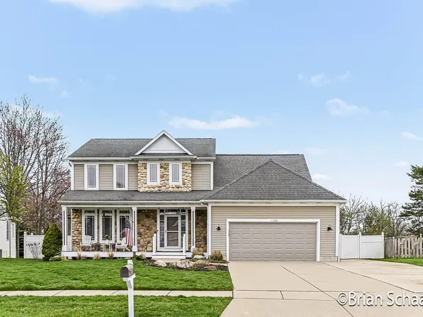 11306 Brickand Dr, Grand Ledge, MI 48837