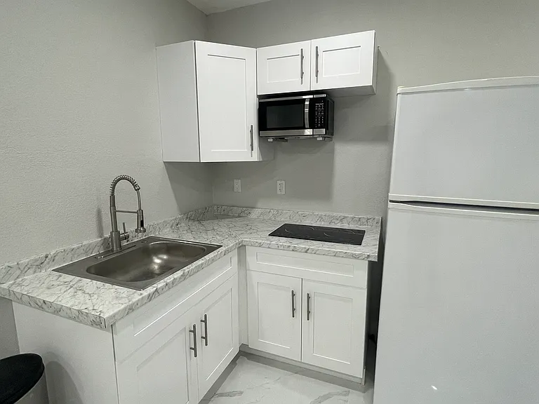 221 NE 23rd Ave #A — Photo 24