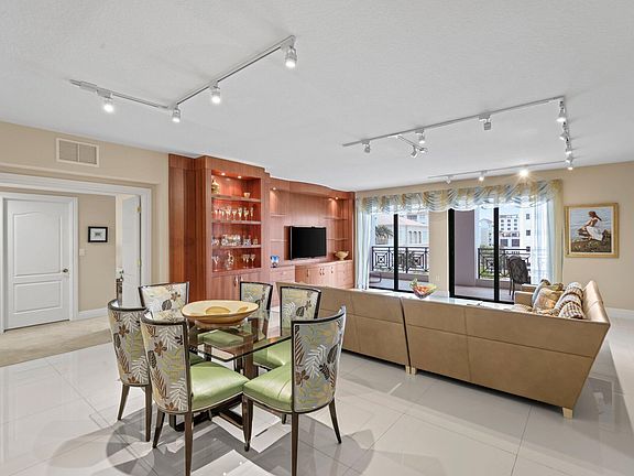 2nd image of 200 E Palmetto Park Road #607