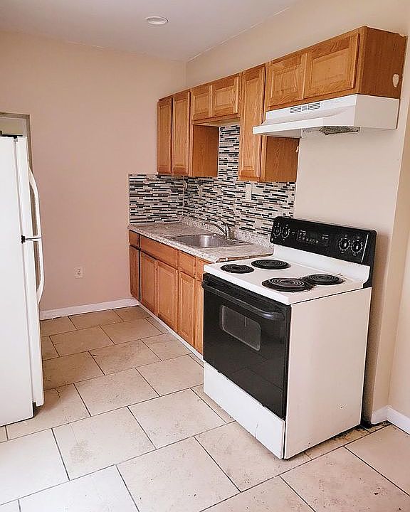 1st image of 5568 Ludlow St