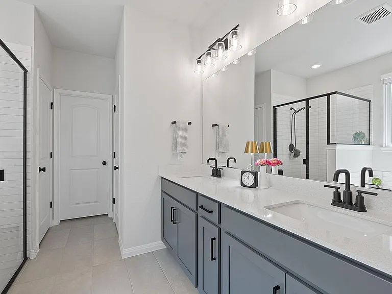 179 Kings Canyon Dr — Photo 14