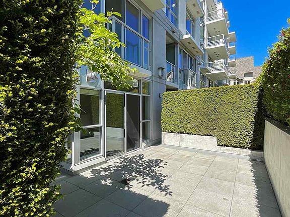 4th image of 6080 Iona Dr #104