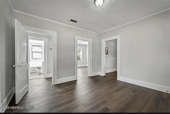805 Lynton St — Photo 8