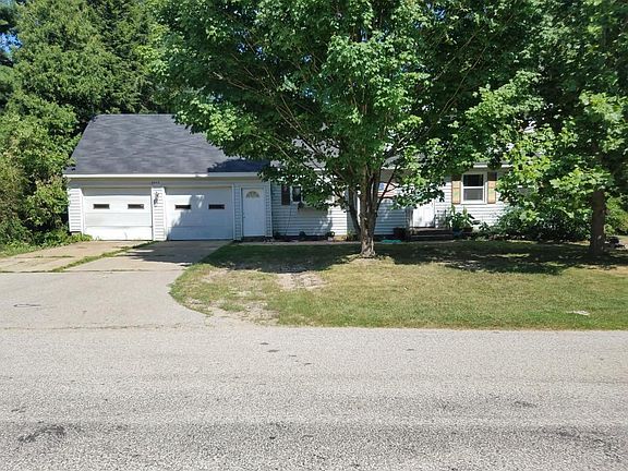 2nd image of 3840 Standish Ave NE