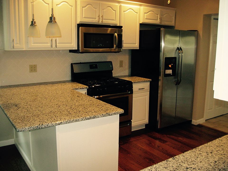 1st image of 7205 Parma Park Blvd