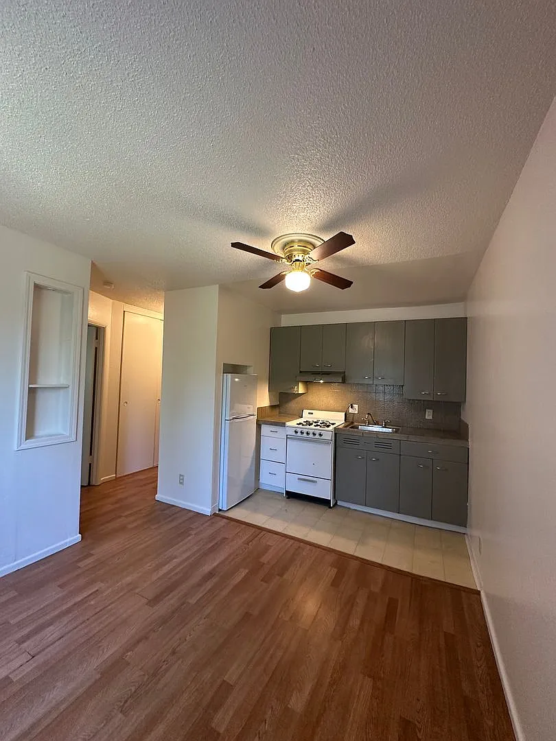 Mill St Manor — Photo 1