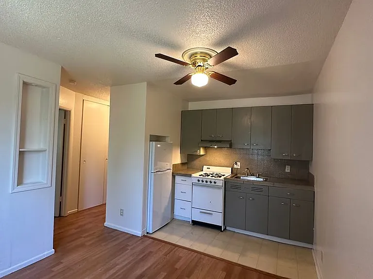 810 Mill St — Photo 1