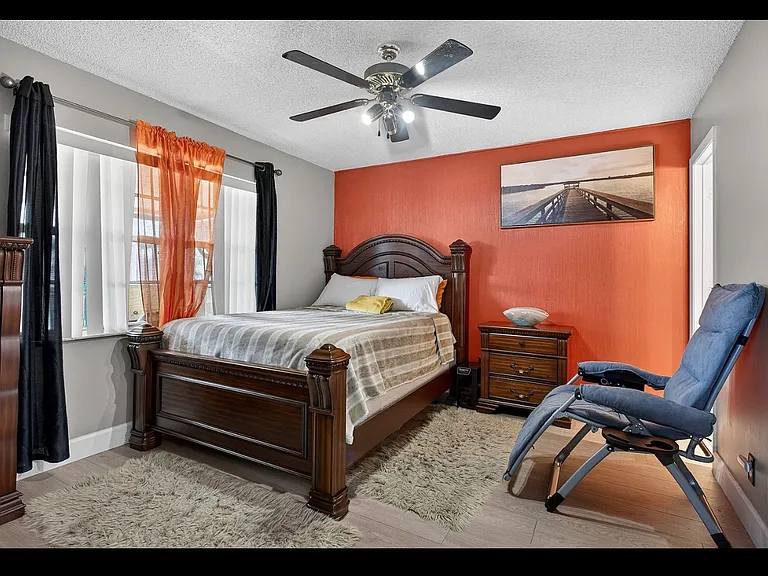 541 NW 43rd St #540 — Photo 8