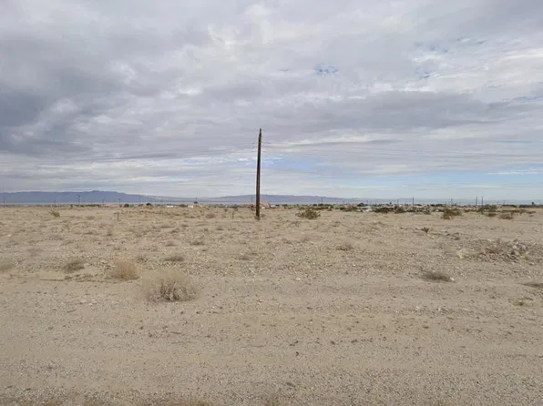 2558 Rodeo Rd, Thermal, CA 92274