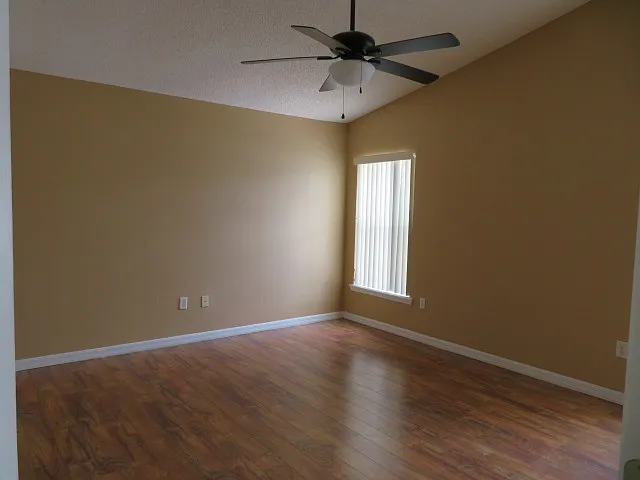 1040 Winding Water Way — Photo 7