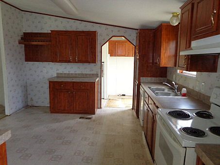 2nd image of 19 Jay Bird Ln