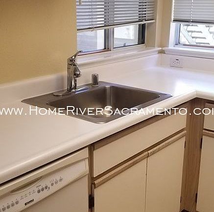 3rd image of 5925 Gloria Dr #1