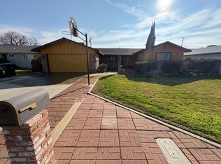 1413 W Cambridge Ave, Visalia, CA 93277