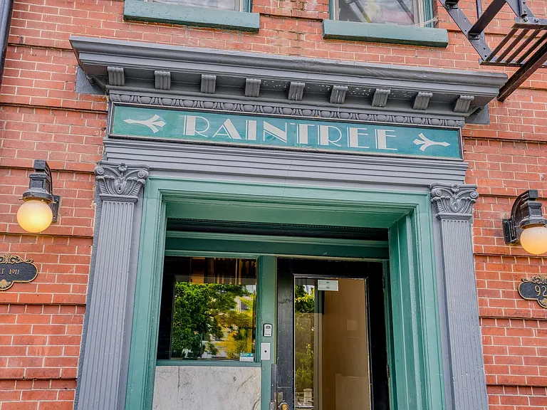 Raintree Apartments — Photo 15