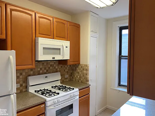 Rented by Brown Harris Stevens | media 4