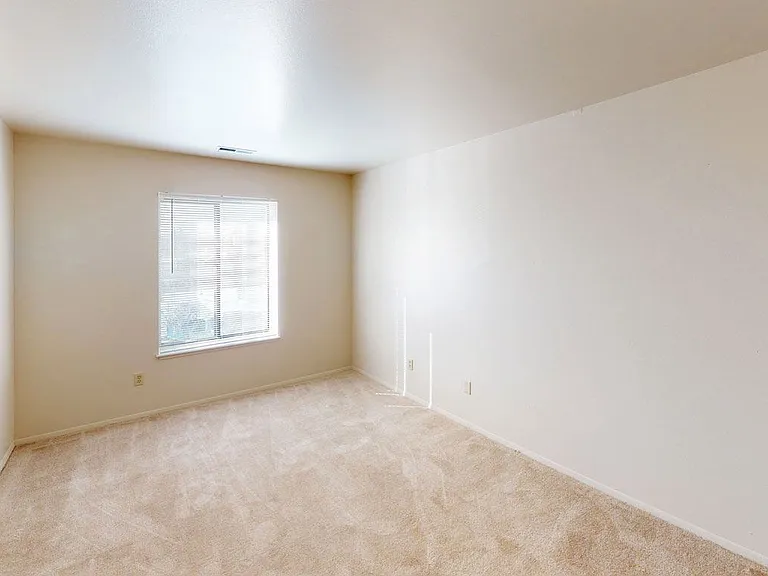 West Wind Apartments — Photo 48