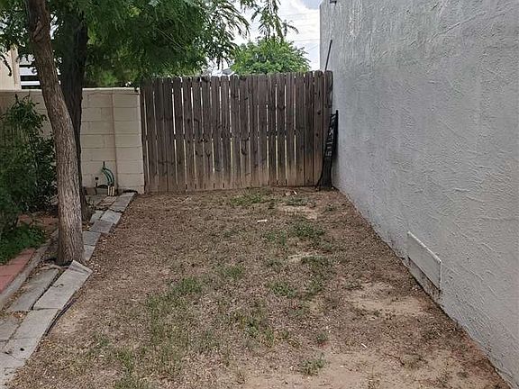 3rd image of 405 Pike Dr