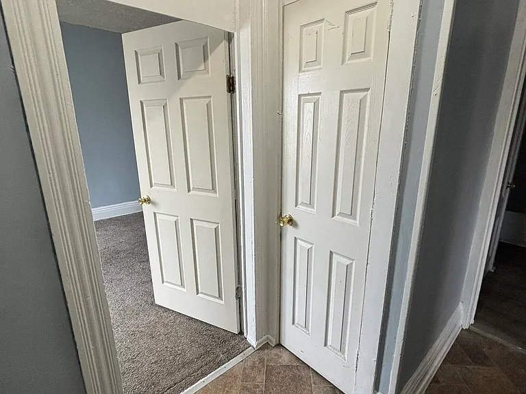 19 Grand Ave #5 — Photo 4