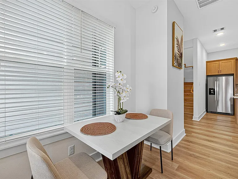 3315 Daphne St — Photo 14
