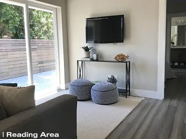 596 N Larch St — Photo 18
