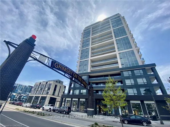 385 Winston Rd #1103, Grimsby, ON L3M 0J3