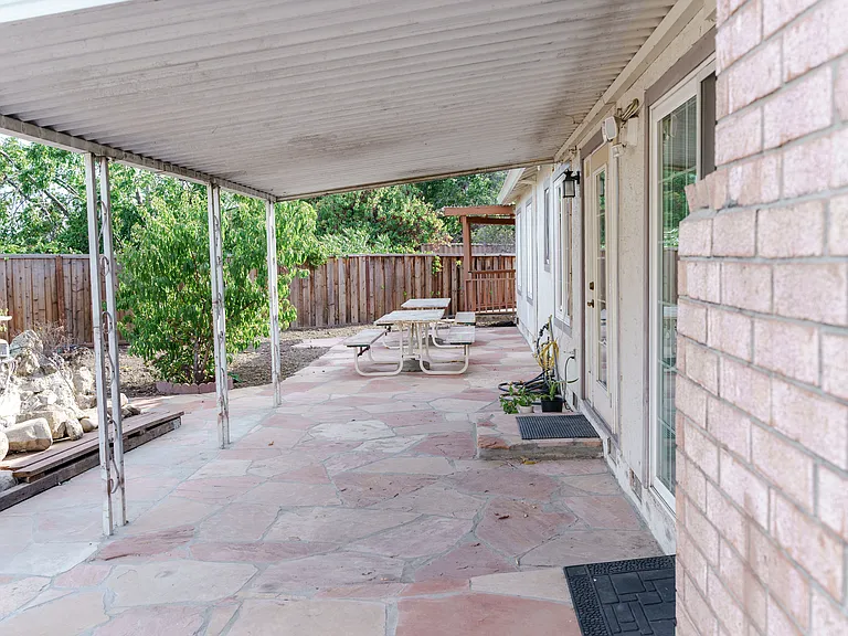 2120 Doxey Dr — Photo 18