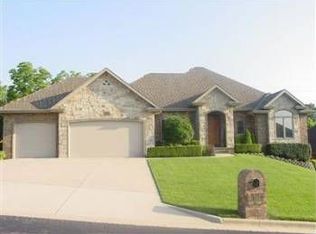 1066 W Shadowlawn St, Springfield, MO 65810