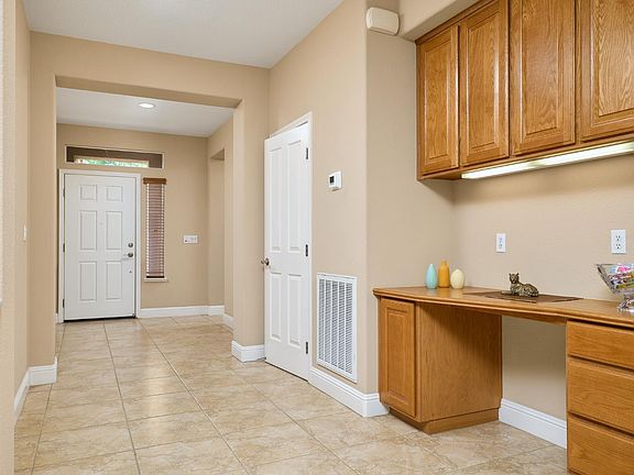 4th image of 541 Redmont