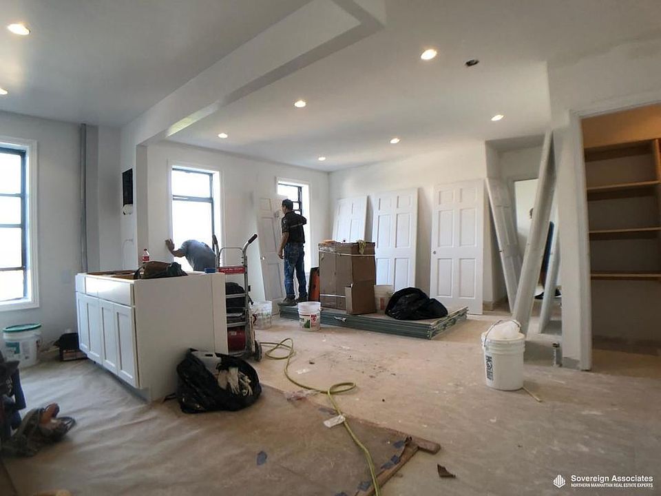 1st image of 20 Magaw Pl APT 31