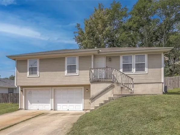 1008 Arrowhead Rdg, Independence, MO 64056