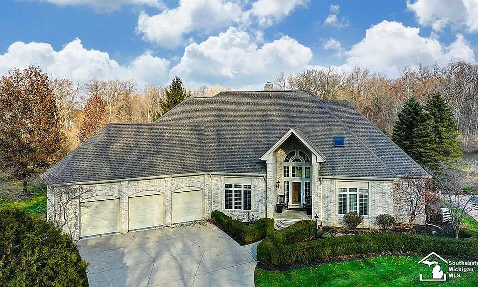 1st image of 2376 Fox Hollow Dr