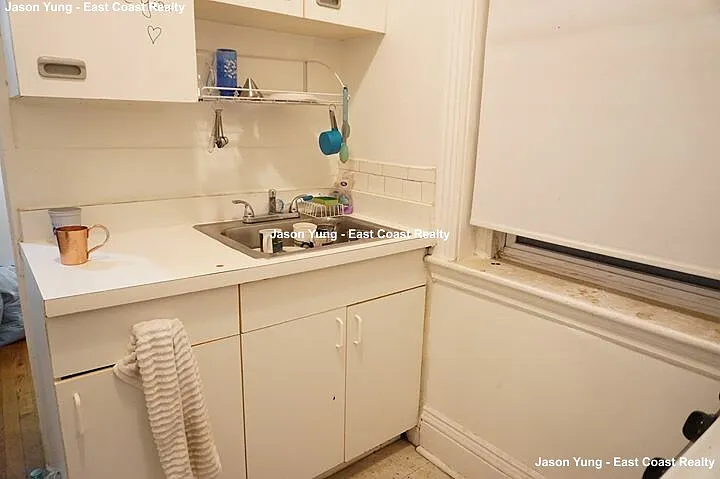 35 Gardner St #2 — Photo 5