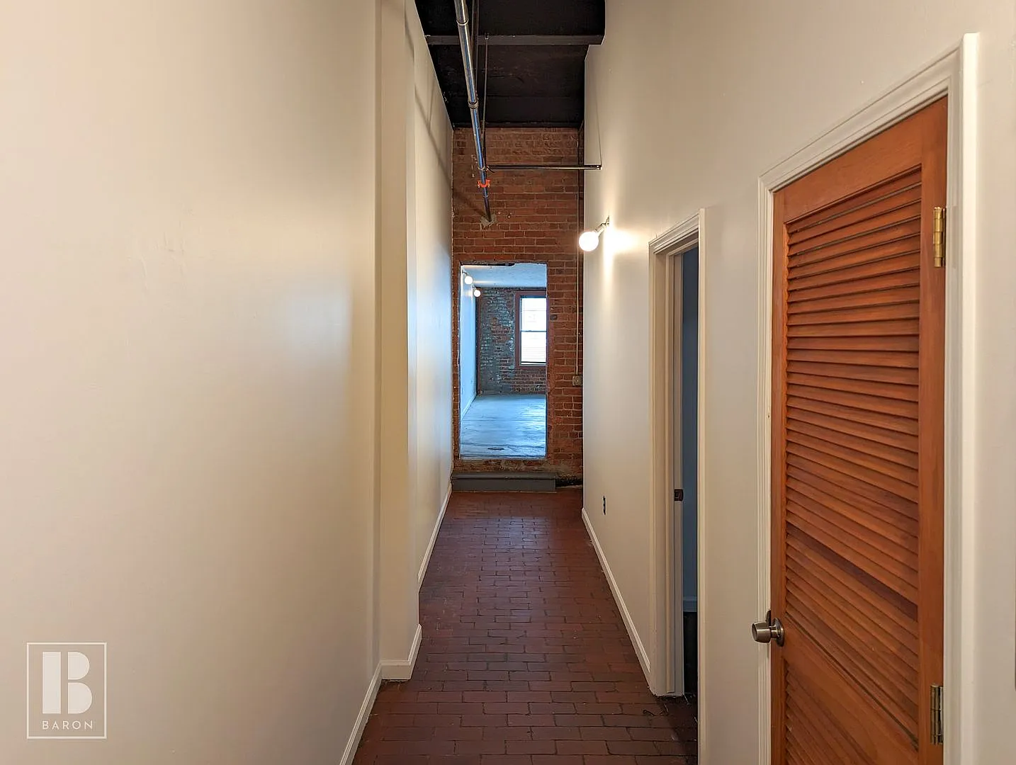 Huge 1-Bedroom Loft in Omaha's Historic Old Market — Photo 1