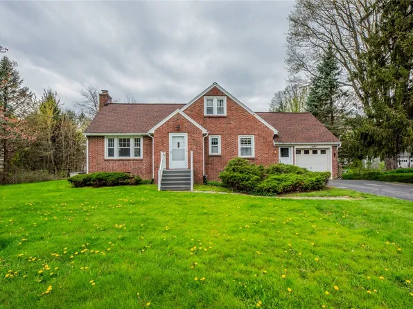 1487 Creek St, Rochester, NY 14625
