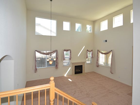 2nd image of 3225 Stefano Dr