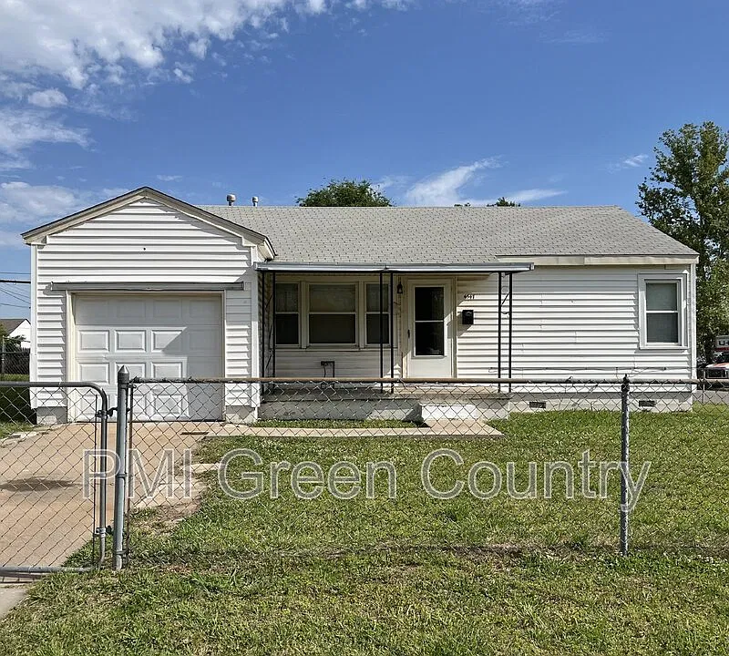 4547 E Young Ct